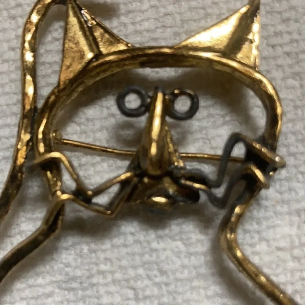 Vintage cat brooch